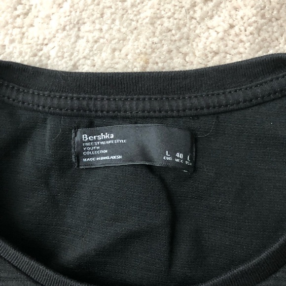 BERSHKA - textured tshirt with pocket - Picture 3 of 6